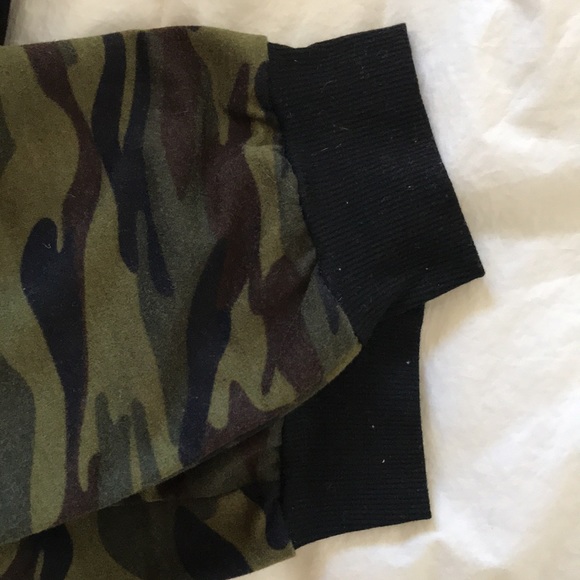 Green camo Fashion Nova casual pant - Picture 6 of 6
